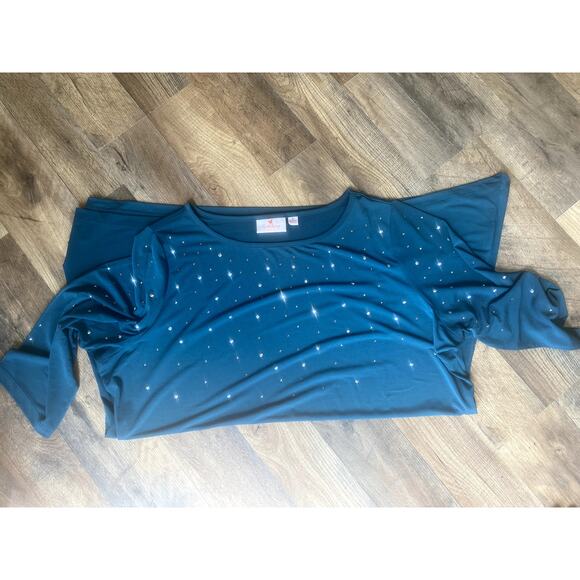 Quacker Factory Green Sparkle & Shine Rhinestone Sharkbite Top Womens 1X - Picture 4 of 5